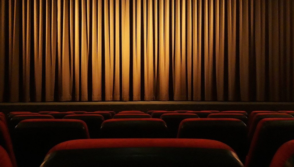 Elokuvateatterin tyhjä sali